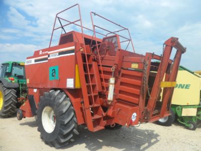 Hesston 4800 bálázó