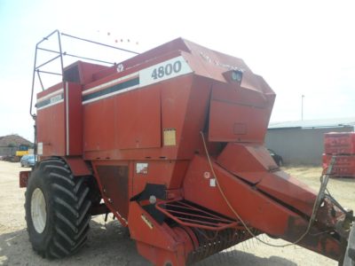 Hesston 4800 bálázó