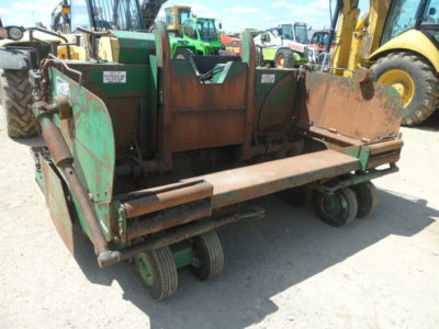 Layton F-525 vontatott aszfaltozó gép
