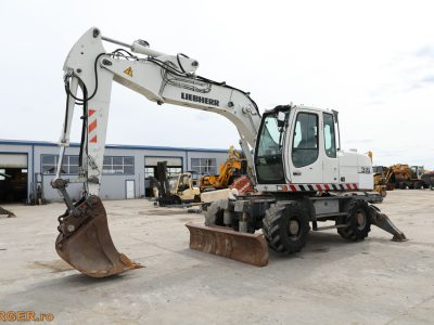 Liebherr A316 Litronic gumikerekes kotró