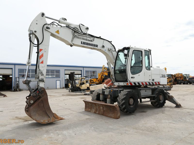 Liebherr A316 Litronic gumikerekes kotró