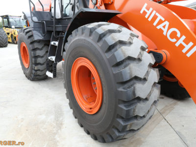 Új Hitachi ZW220-5A homlokrakodó