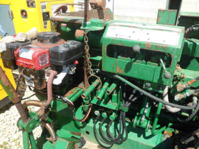 Pavator de asfalt tractat Layton F-525
