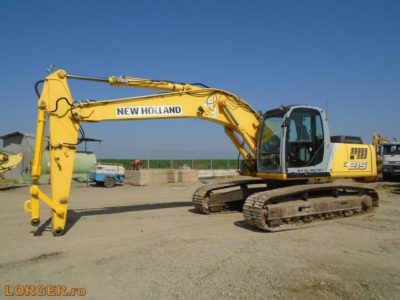 Excavator pe senile New Holland E215