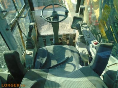 Excavator pe pneuri New Holland MH 5.6