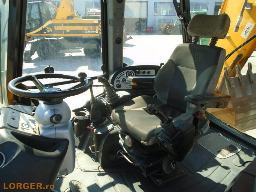 Buldoexcavator JCB 4CX-4WS