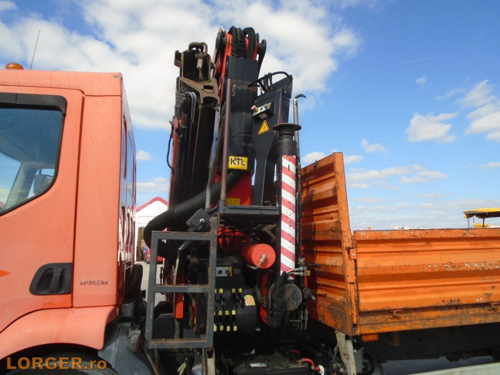 Camion Renault 240 cu macara