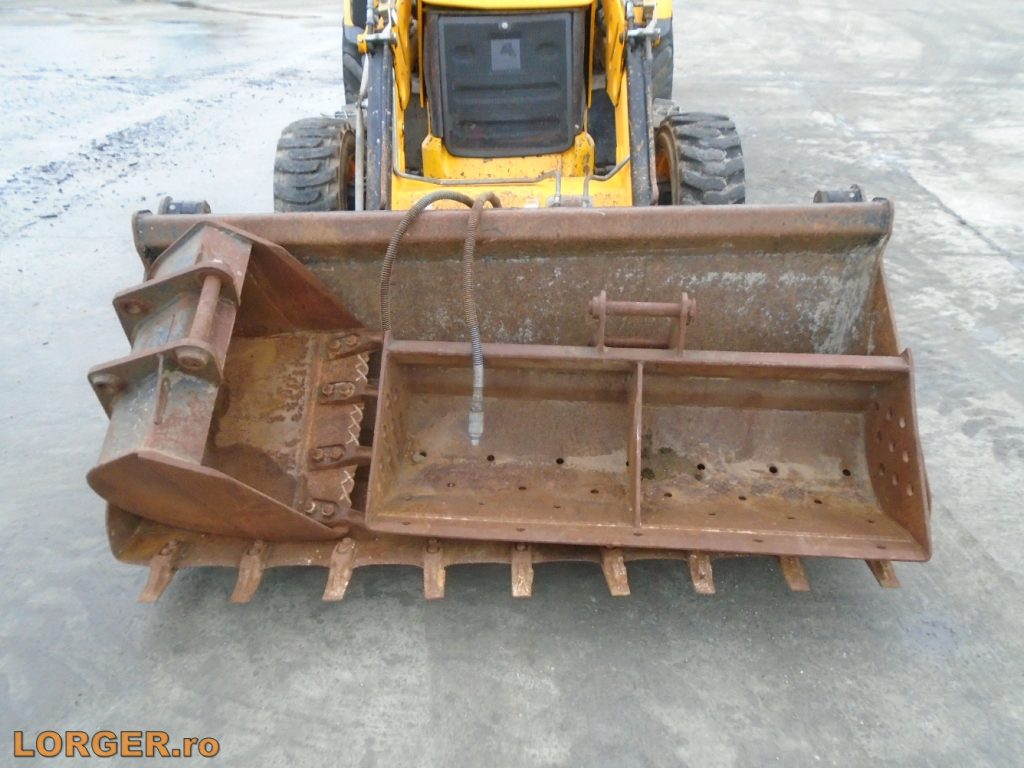 Buldoexcavator JCB Midi CX
