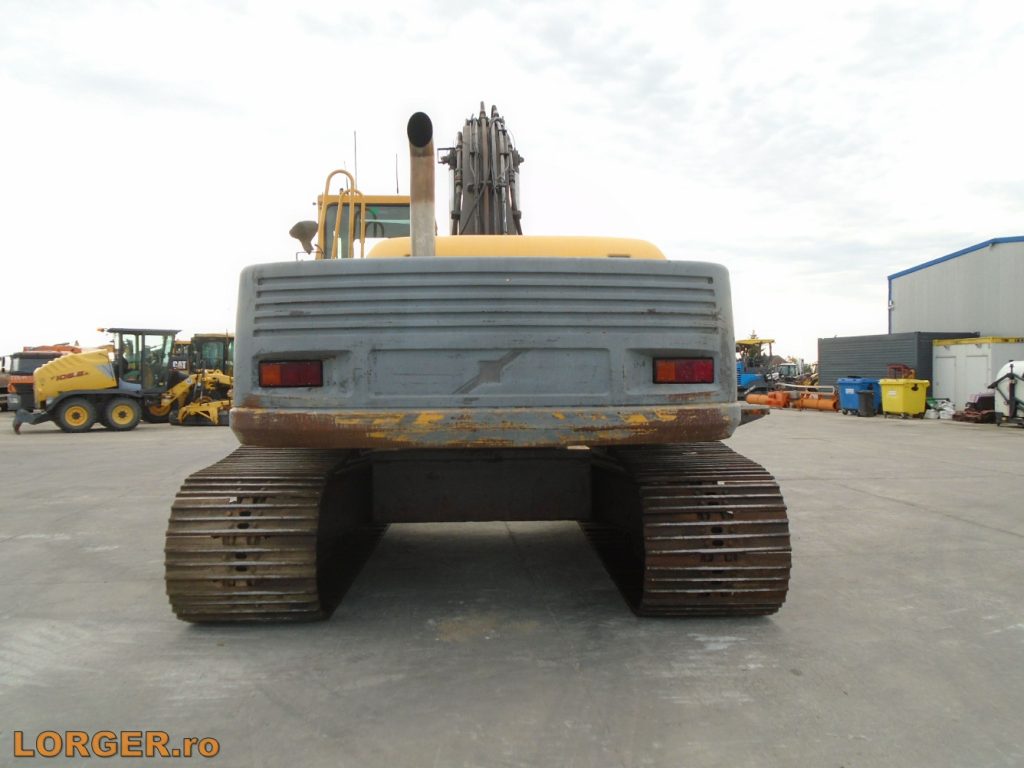 Excavator pe senile Volvo EC390