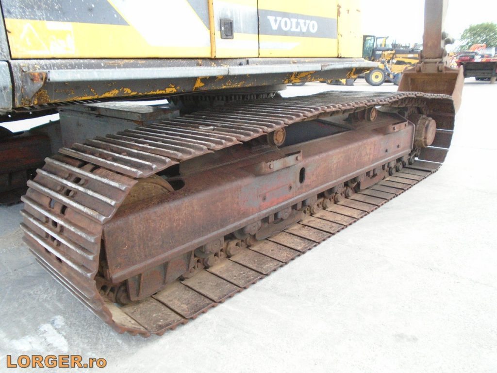 Excavator pe senile Volvo EC390