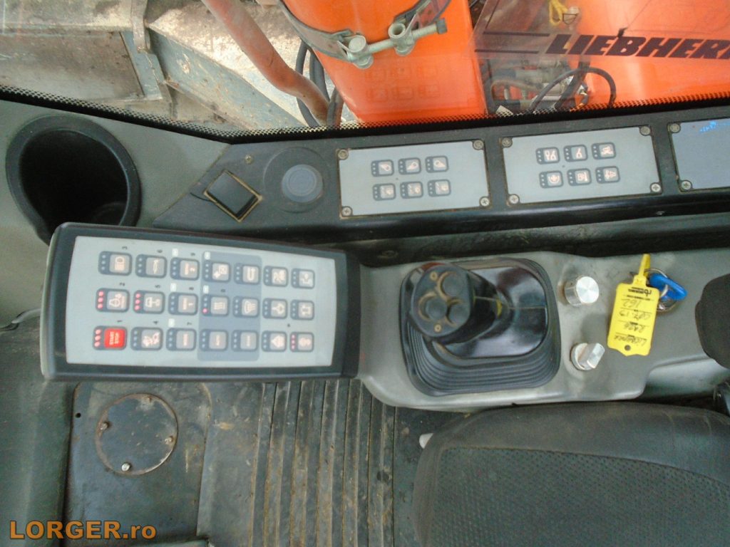 Excavator pe senile Liebherr R926 LC