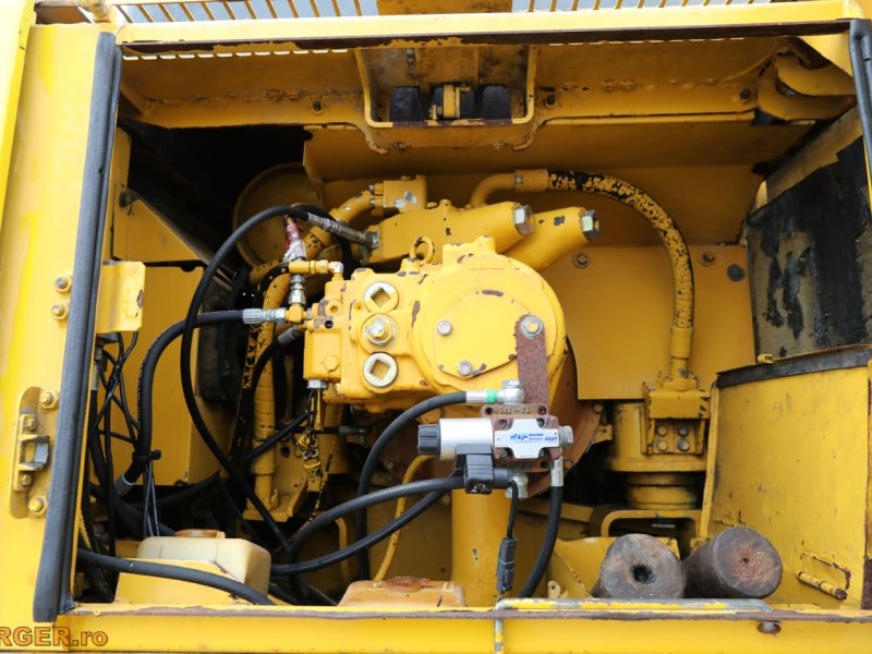 Excavator pe senile Komatsu PC340 LC-6K cu brat lung