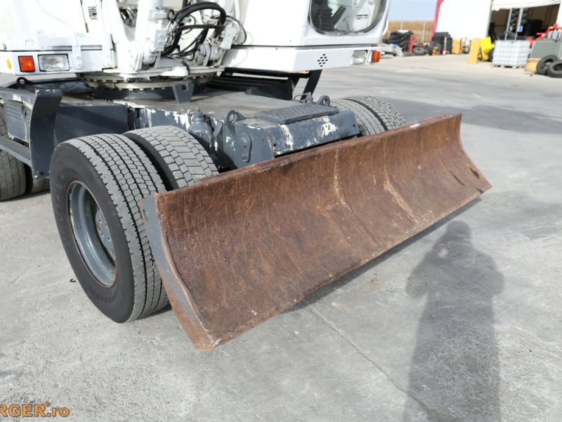 Excavator pe pneuri Liebherr A316 Litronic
