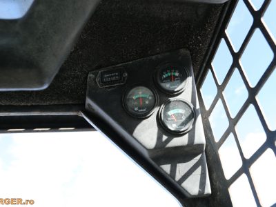 Mini-incarcator Bobcat 553