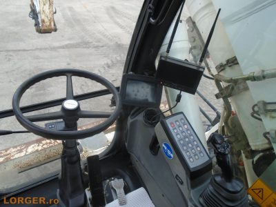 Excavator pe pneuri Liebherr A918 Compact