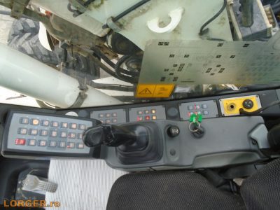 Excavator pe pneuri Liebherr A918 Compact