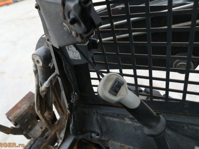 Mini-incarcator New Holland L215