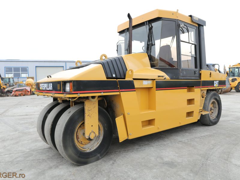 Caterpillar PF300 B gumikerekes henger