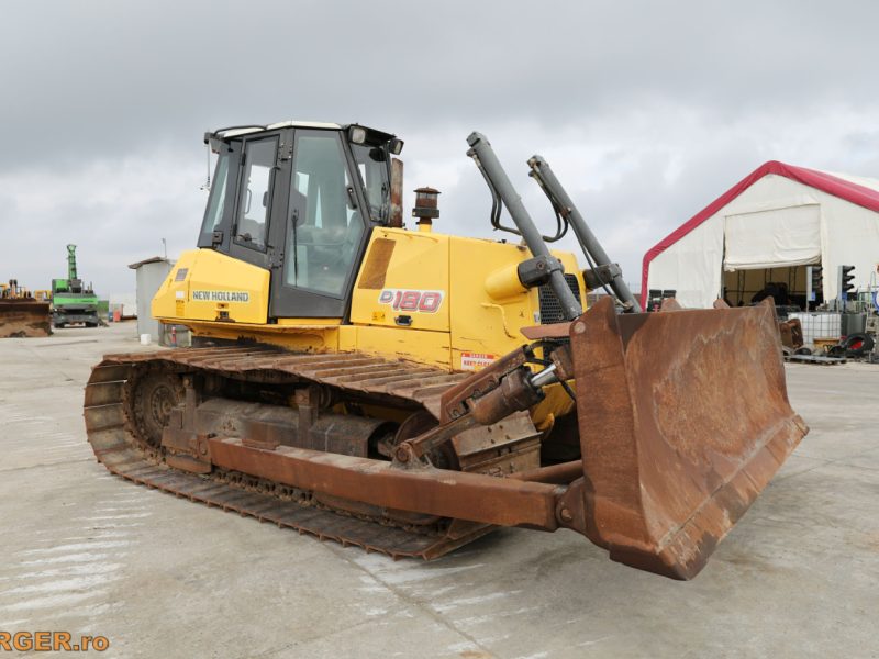 New Holland D180 dózer