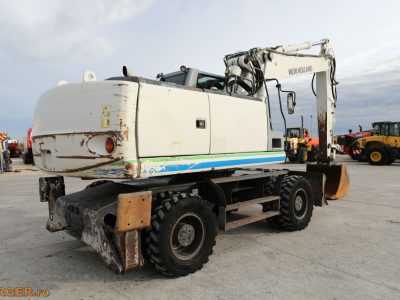 Excavator pe pneuri New Holland MH 6.6