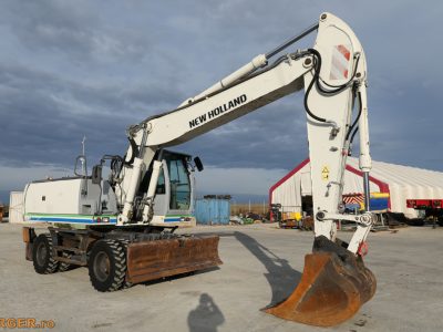 Excavator pe pneuri New Holland MH 6.6