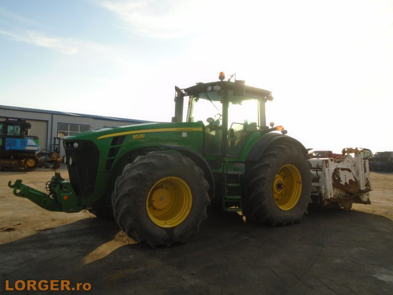 Tractor John Deere 8530 cu stabilizator de sol Wirtgen WS 250.