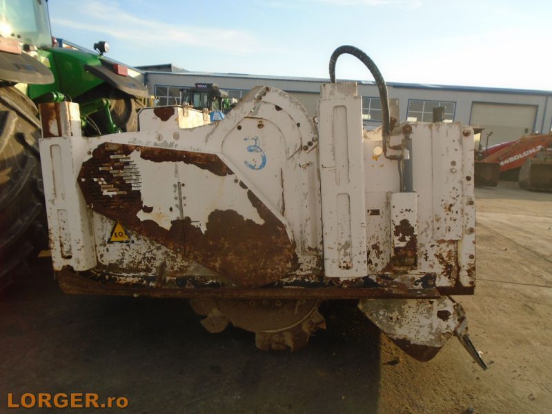 Tractor John Deere 8530 cu stabilizator de sol Wirtgen WS 250.