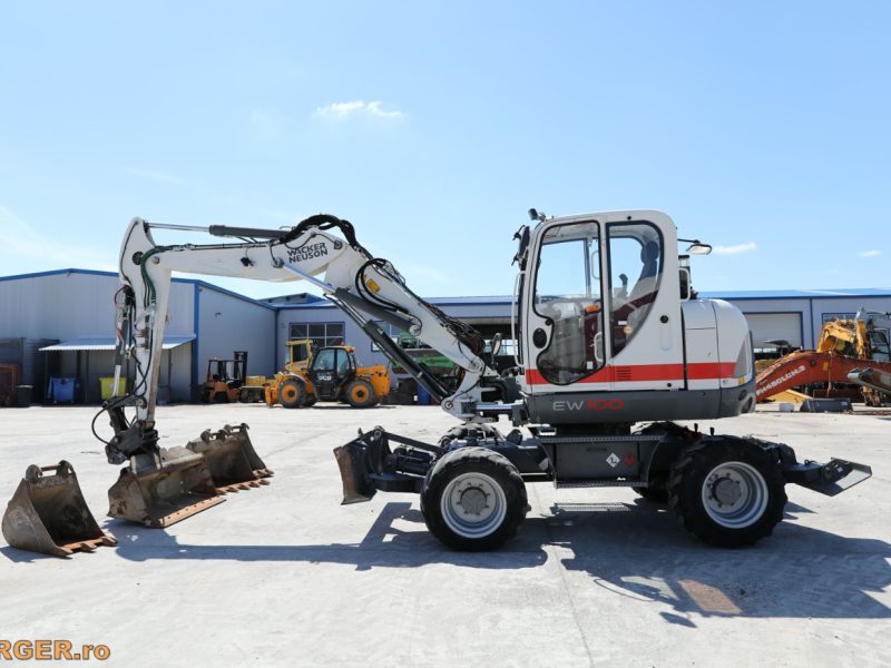 Excavator pe pneuri Wacker Neuson EW100