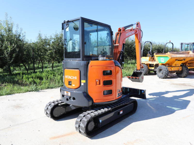 Excavator pe senile de cauciuc HITACHI ZX33U-5A NOU