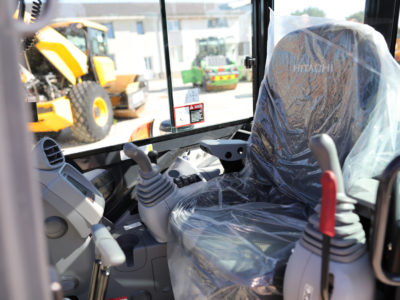 Excavator pe senile de cauciuc HITACHI ZX33U-5A NOU