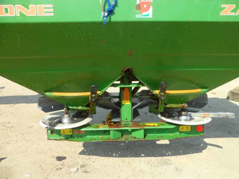 Masina de imprastiat ingrasaminte chimice Amazone ZA-M Compact