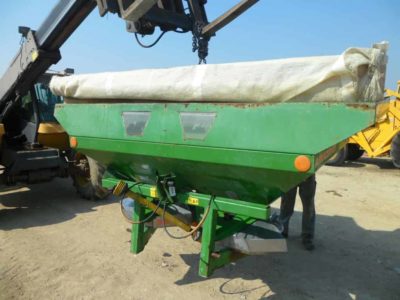 Masina de imprastiat ingrasaminte chimice Amazone ZA-M Compact