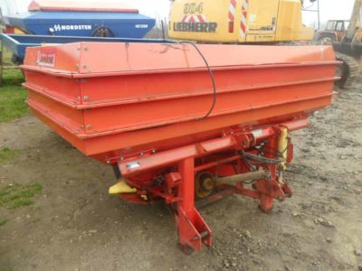 Masina de imprastiat ingrasaminte chimice Lely Centerliner de 1500 L