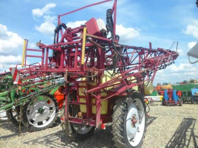 Erbicidator tractat Hardy de 2500 l