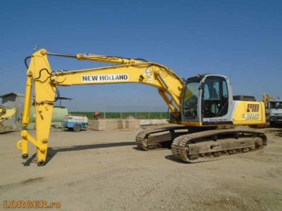 Excavator pe senile New Holland E215