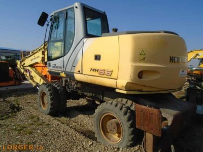 Excavator pe pneuri New Holland MH 5.6