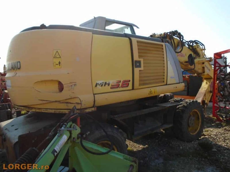 Excavator pe pneuri New Holland MH 5.6
