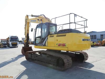 Excavator pe senile New Holland E215