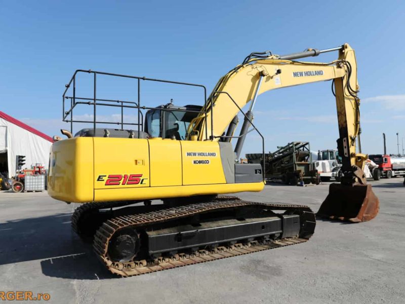 Excavator pe senile New Holland E215