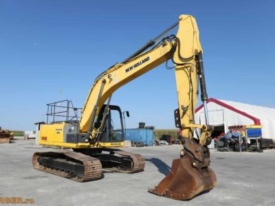 Excavator pe senile New Holland E215