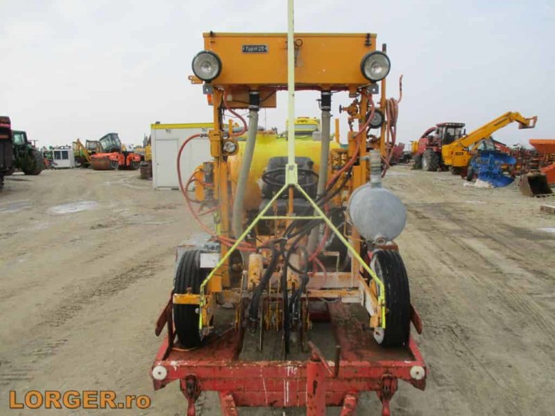 Masina pentru marcaj rutier Hofmann H25