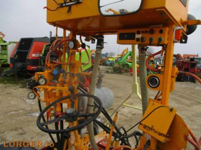 Masina pentru marcaj rutier Hofmann H25