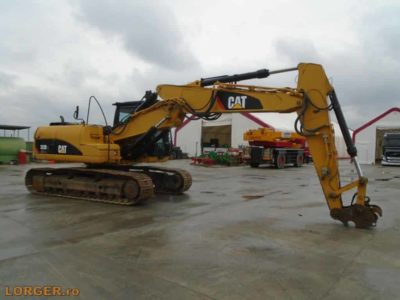 Excavator pe senile Caterpillar 323D
