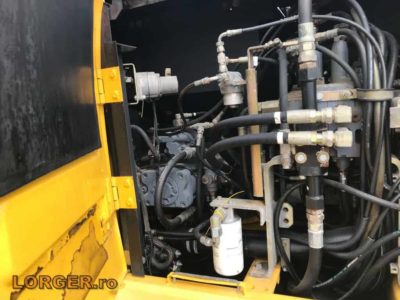 Excavator pe senile New Holland E145 - 2006