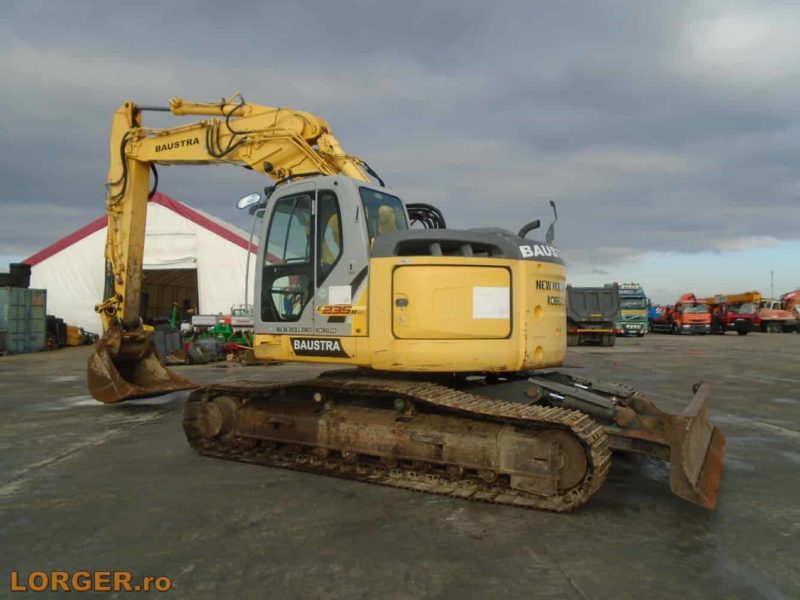 Excavator pe senile New Holland E235B SR-2