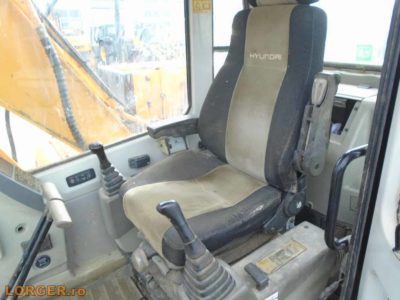 Excavator Hyundai Robex 110-7 pe senile de cauciuc