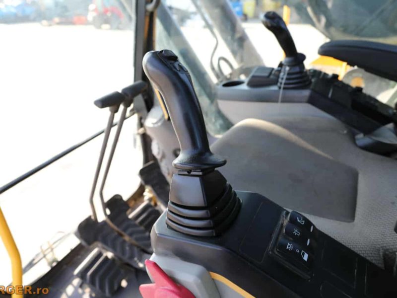 Excavator pe senile Volvo EC300 EL