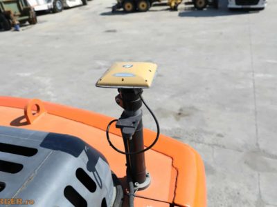 Excavator pe senile Doosan 828-11