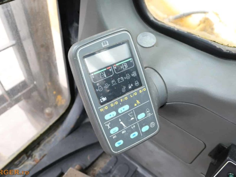 Excavator pe senile Komatsu PC340 LC-6K cu brat lung