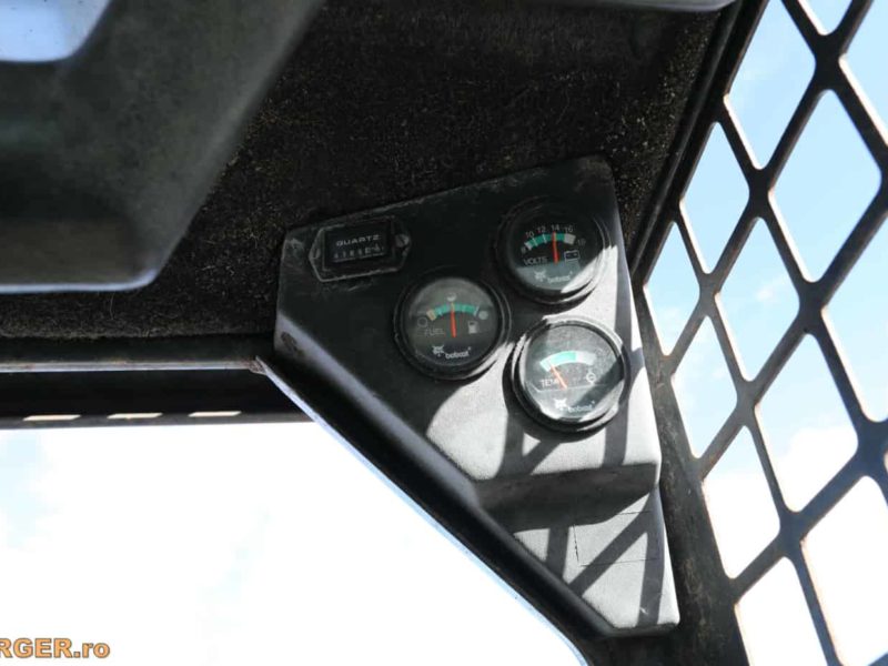 Mini-incarcator Bobcat 553